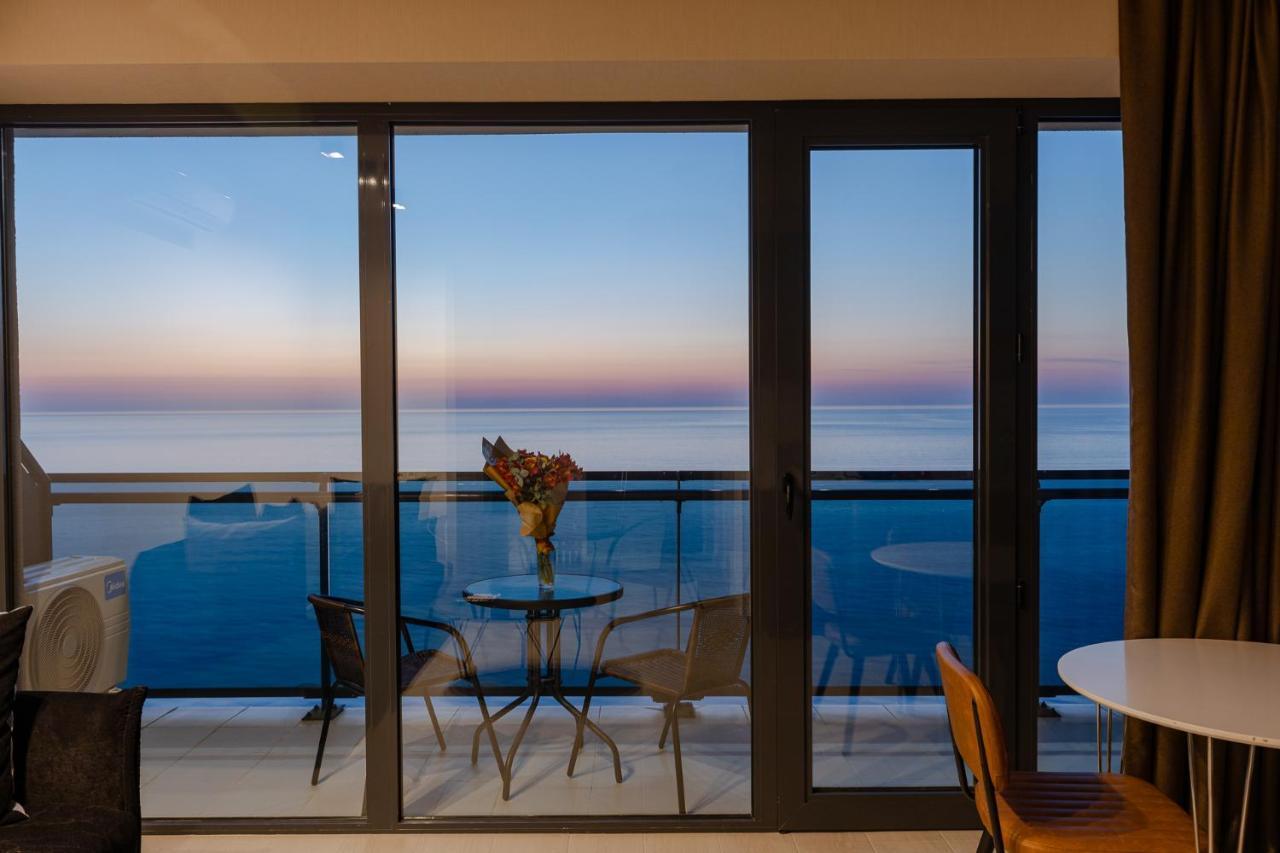 The Spot Apartments - Orbi Beach Tower Batumi Exterior foto