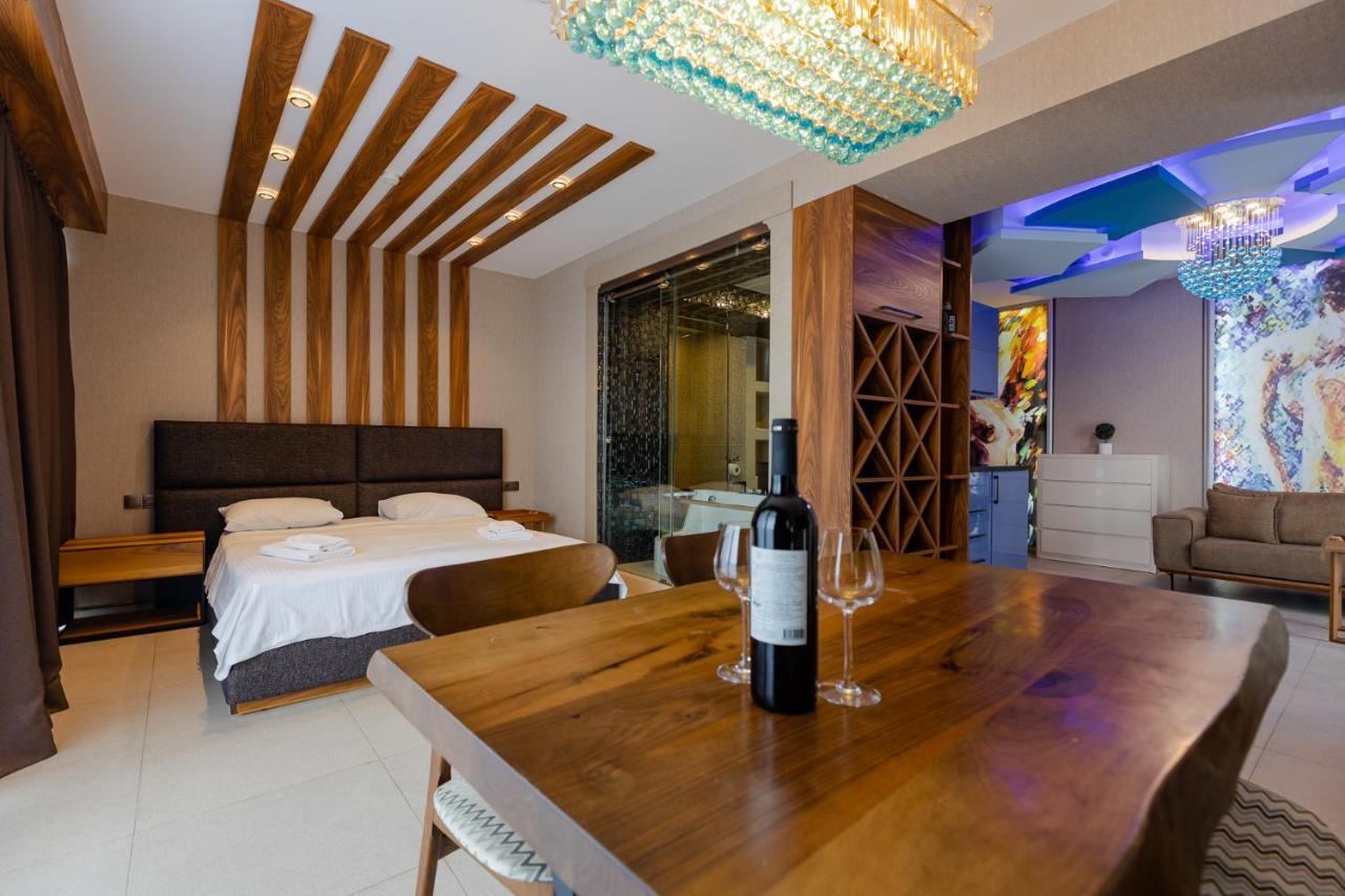 The Spot Apartments - Orbi Beach Tower Batumi Exterior foto