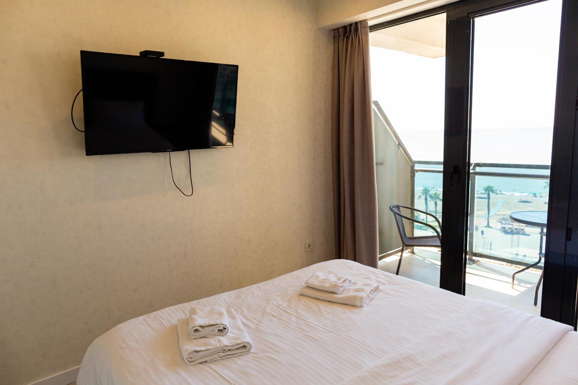The Spot Apartments - Orbi Beach Tower Batumi Exterior foto